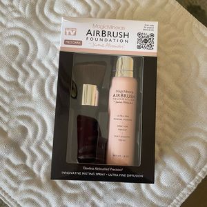 Magic Minerals Airbrush Foundation and brush NEW IN BOX shade med dark